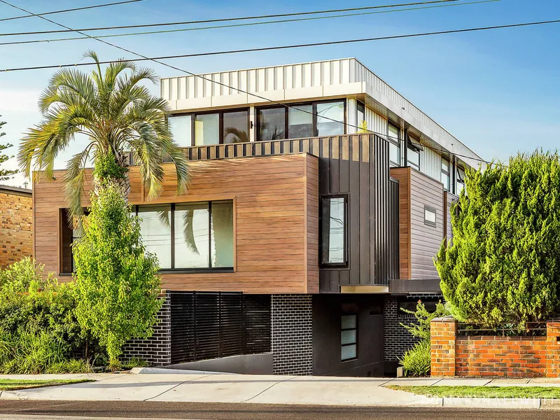 North facing 2-bedroom apartment with stunning views.