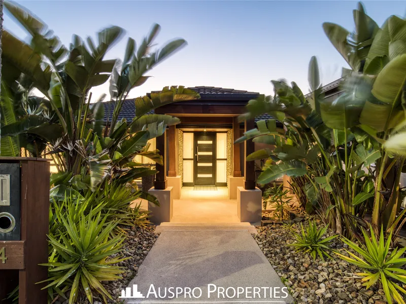 LUXURIOUS HOME NESTLED IN A PEACEFUL CUL DE SAC