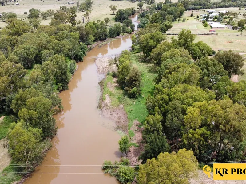 3.6 ACRES WITH FLOWING NAMOI CREEK FRONTAGE