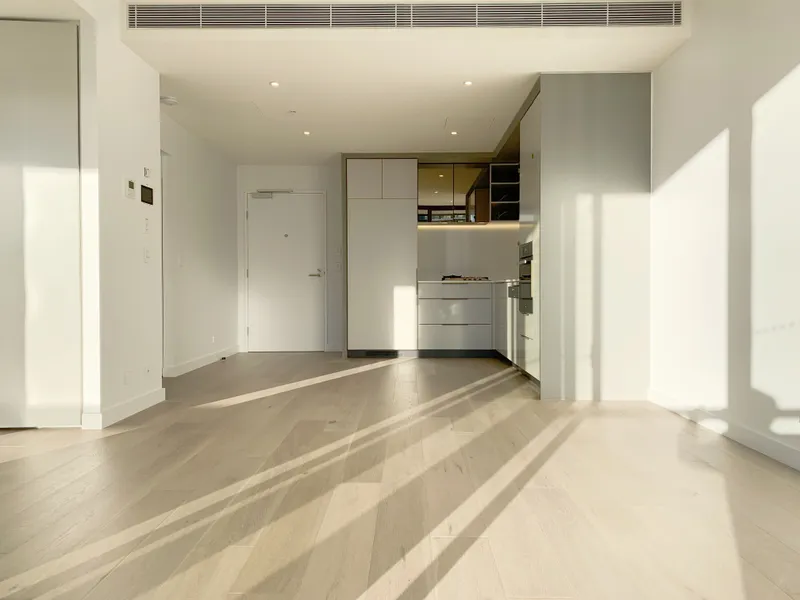 High level Luxurious Two beds for lease $1650 per week