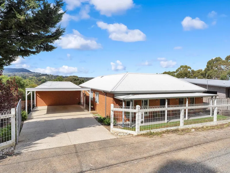 'BOWEN HILL' - BUNINYONG.