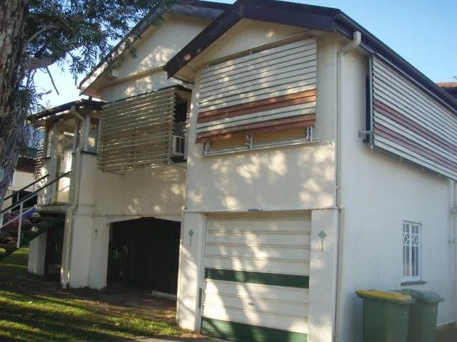 Lovely High-set Home, in the Lovely Brassal!