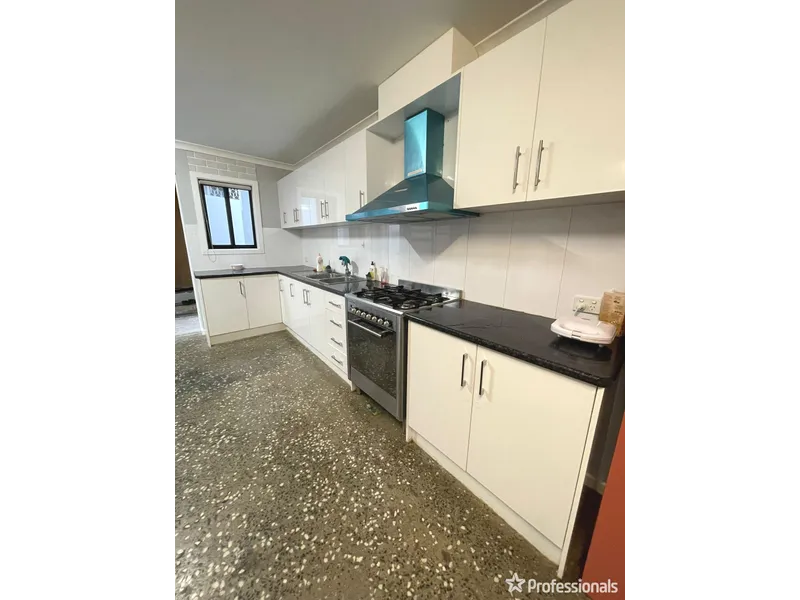 6 Bedroom Home - Ready To Move In