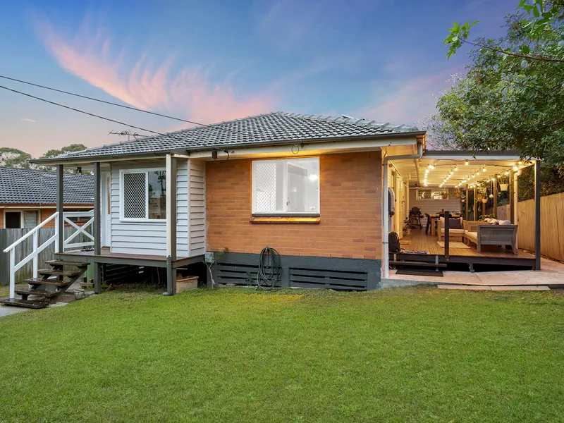 LARGE FAMILY HOME READY FOR IT'S NEW HOME OWNERS!