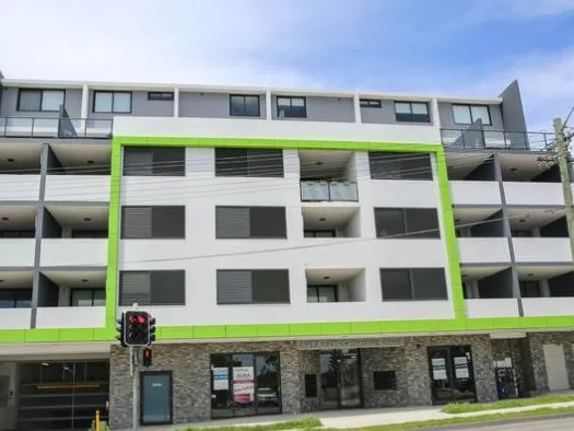 Luxury 4 Bedroom Unit!