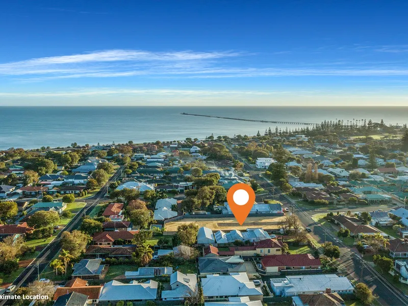 SUPERB VACANT BLOCK for Seaside Living or Investing!