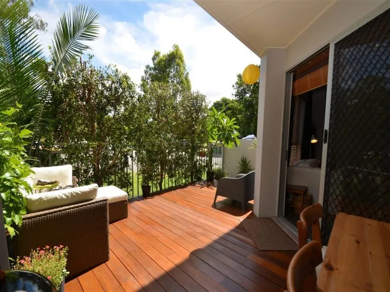 Modern 3 Bedroom Townhouse in catchment for Varisty Lakes College