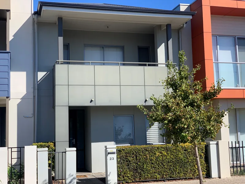 Popular Location – 2 Living Areas