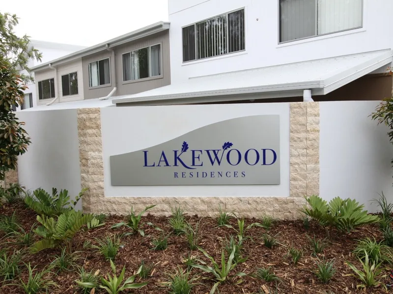 SPACIOUS 4 BEDROOM TOWNHOUSE CALAMVALE