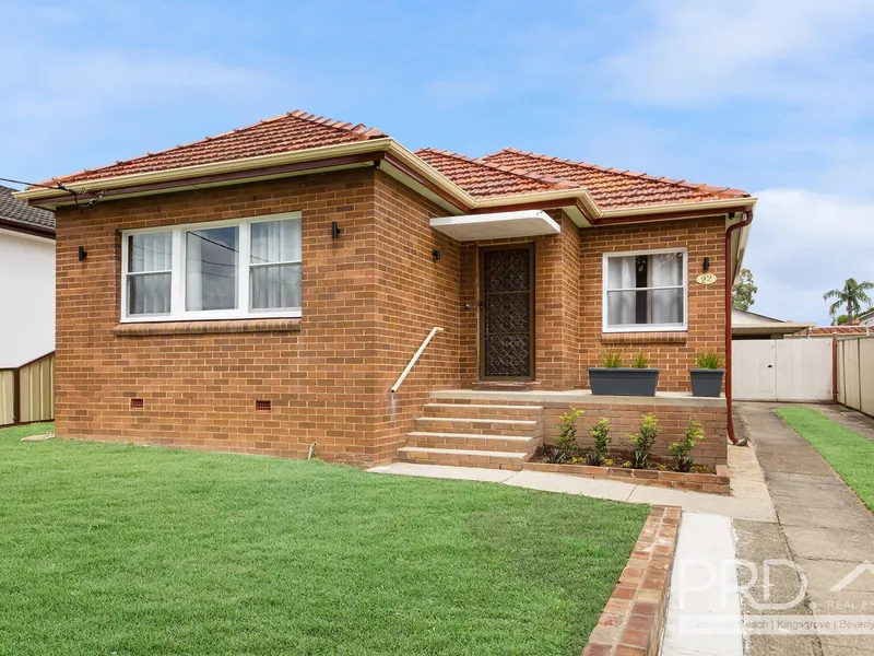 SUN FILLED SINGLE LEVEL HOME
