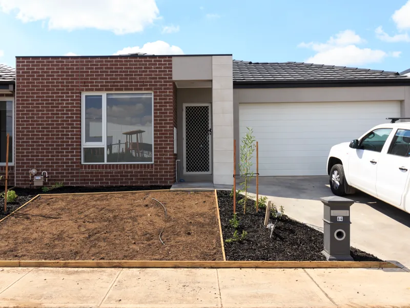 Beautiful Home - School Facing