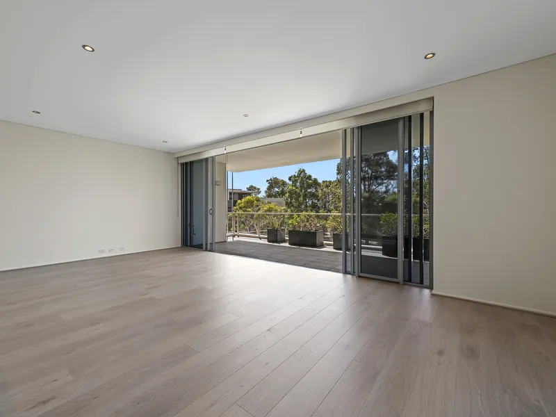 ENORMOUS 3 BEDROOM + STUDY APARTMENT IN SERENE LOCATION