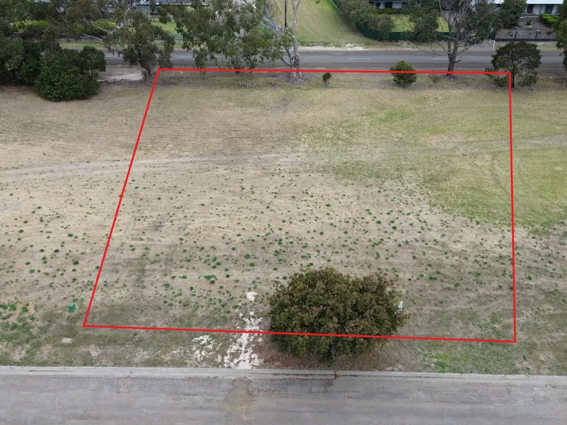 Level & Ready to Build on! Generous 1200m2 Allotment