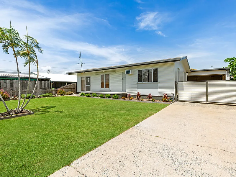Super Cute Home, Massive Entertaining Area & Huge Shed!