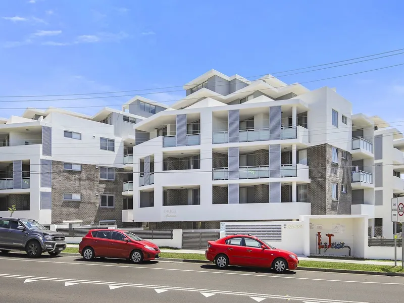 Spacious 1 bedroom apartment in near new building