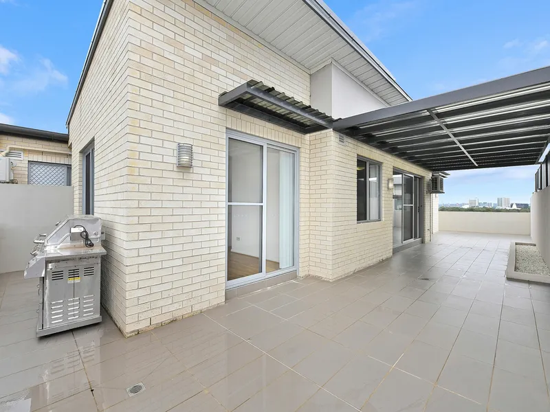 Executive entertainers' apartment with Olympic Park views