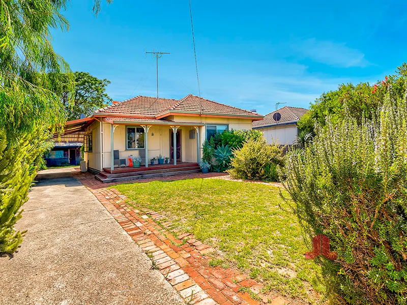 AN ABSOLUTE TREASURE IN SOUTH BUNBURY.
