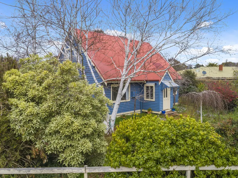 Charming central Lancefield living