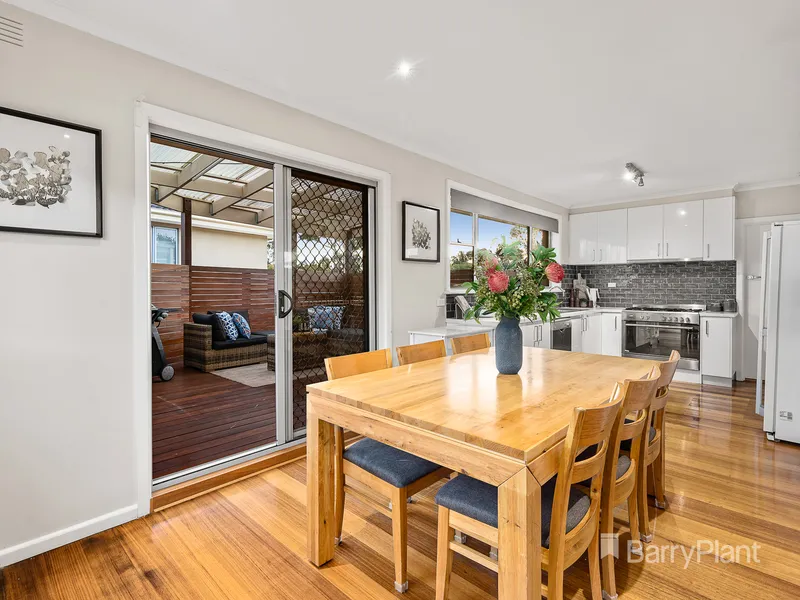 Stylish modern living with a northerly aspect.