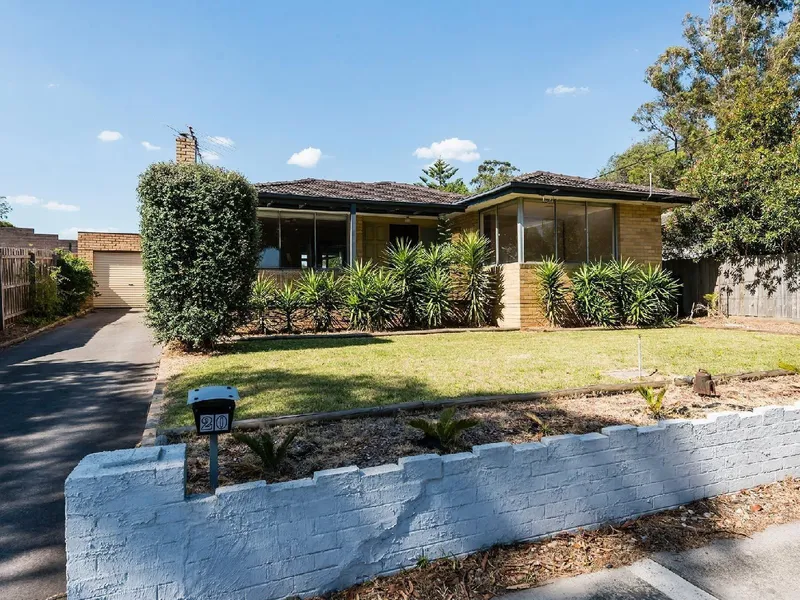 A HIDDEN GEM, RENOVATED & PERFECTLY POSITIONED