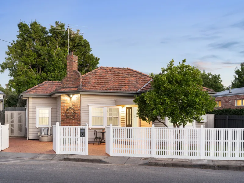 Art Deco designer sparkle in the heart of the action