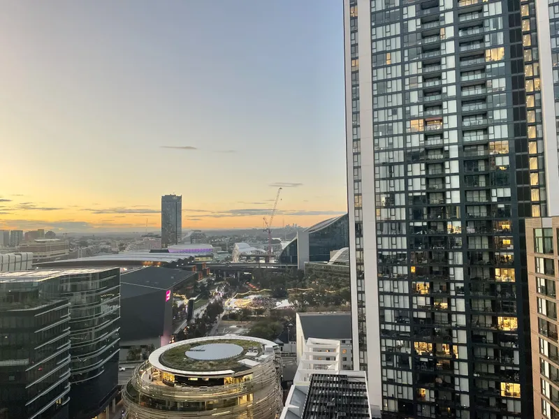 Amazing fully furnished Darling square apartment!!!