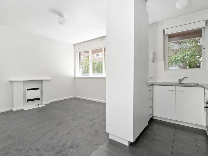 One Bedroom Ground Floor Apartment