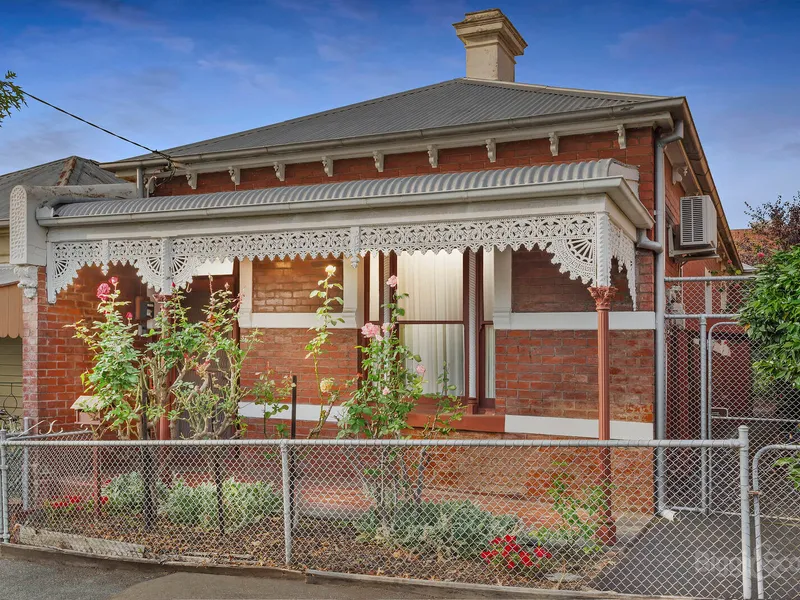 ABSOLUTE BLUE CHIP REAL ESTATE…. PRIME LOCATION…