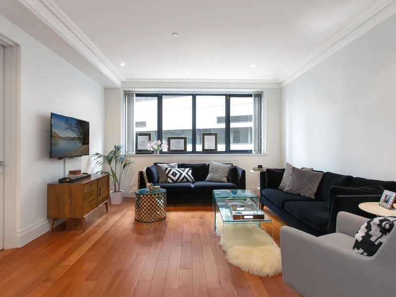 Spacious one bedroom in the Hampton building
