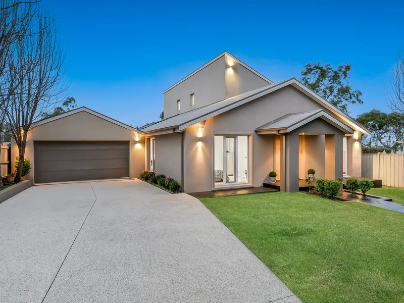 Live like an A-lister in blue-chip Berwick