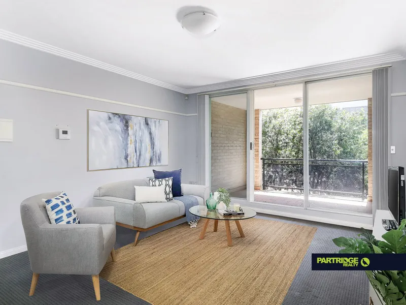 TWO BEDROOM ACROSS FROM STOCKLAND MALL