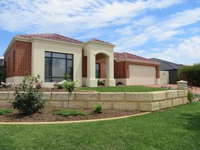 Large Executive Family Home Available from 5/01/2023