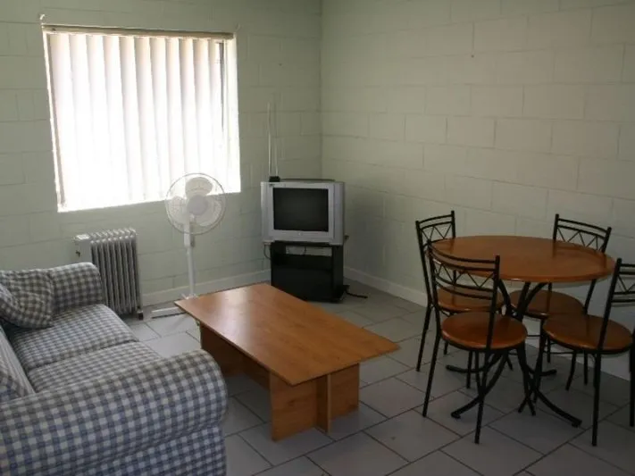 2 Bedroom Unit Available Right Now - 10 minutes to city