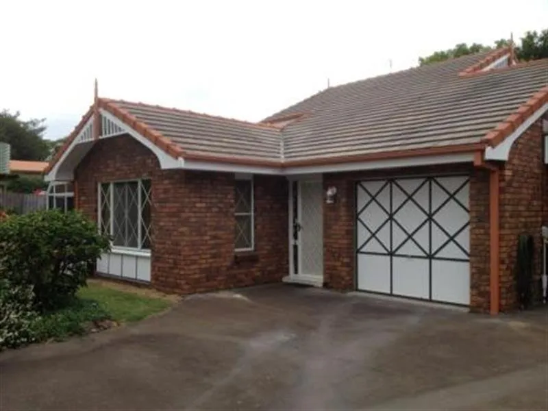 Spacious Split Level Unit In Prime Rangeville Location!