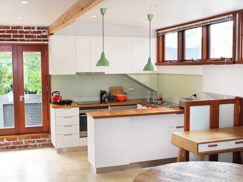 Stunning Contemporary 1 Bedroom Apartment!