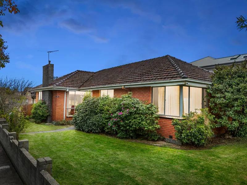 WARREN ROAD LOCATION, THIS HOME OFFERS HINTS OF MID CENTURY MODERN DESIGN FEATURES TO DELIGHT