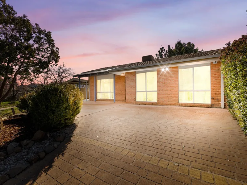 The ultimate family home right at the end of the cul de sac!