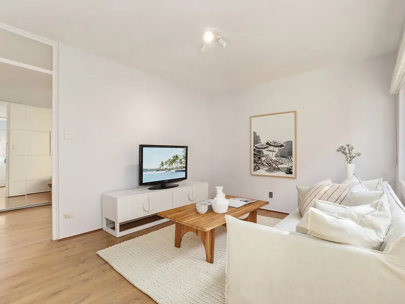 Tranquil beachside apartment