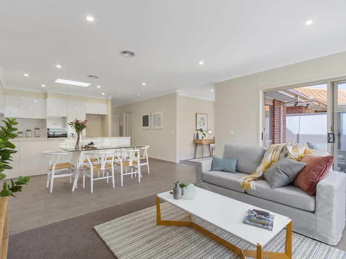 Light, bright and ready for you to move in