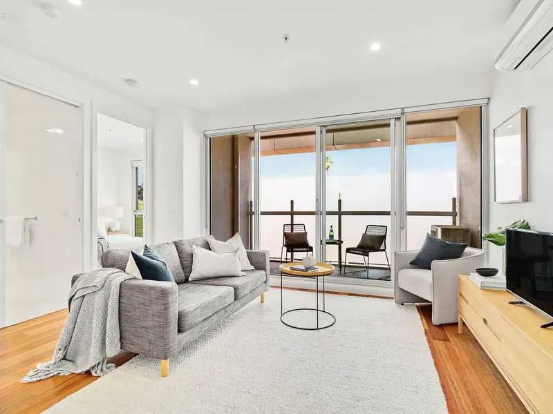 The Loft': Simple St.Kilda Living
