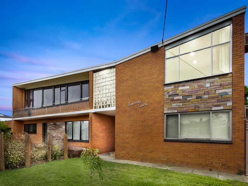 ONE BEDROOM, ONE AMAZING OPPORTUNITY! 