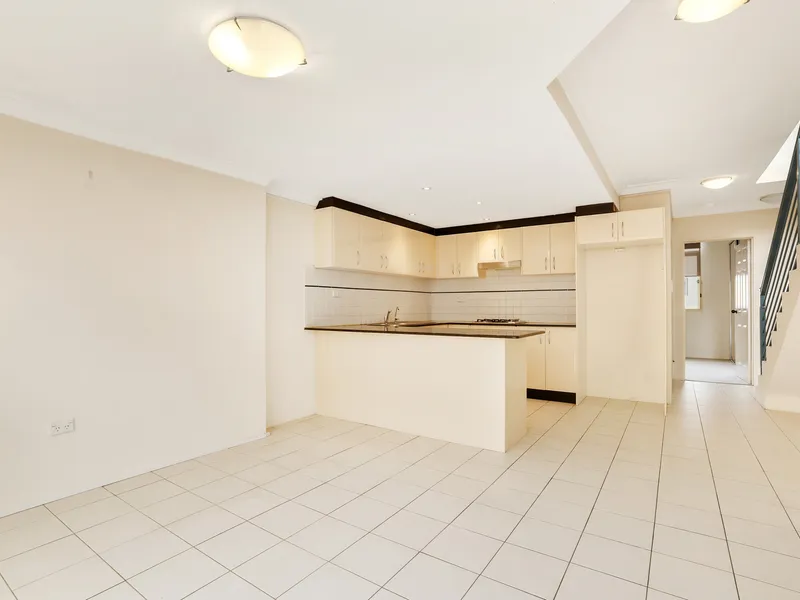 Two bedroom split level apartment in the heart of Balgowlah