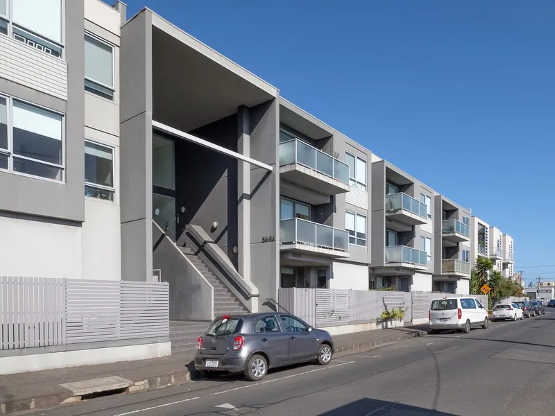Architecturally Designed 2 Bedroom 
