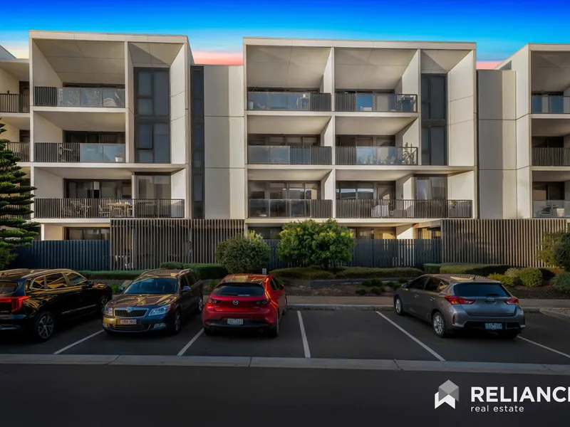 Modern 2 bedroom entertainer!!