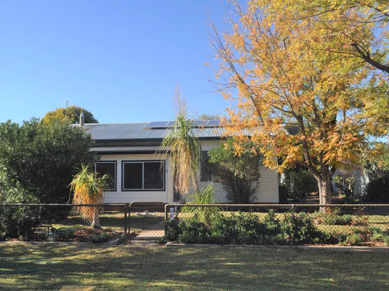 EXCELLENT INVESTMENT - COMFORTABLE FAMILY LIVING!