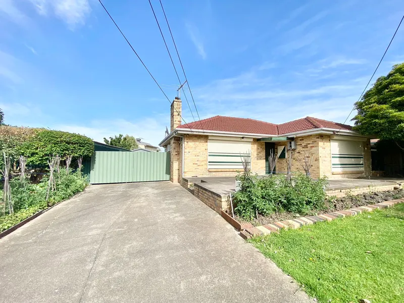 Massive Family Home & Unit for the One Price!!