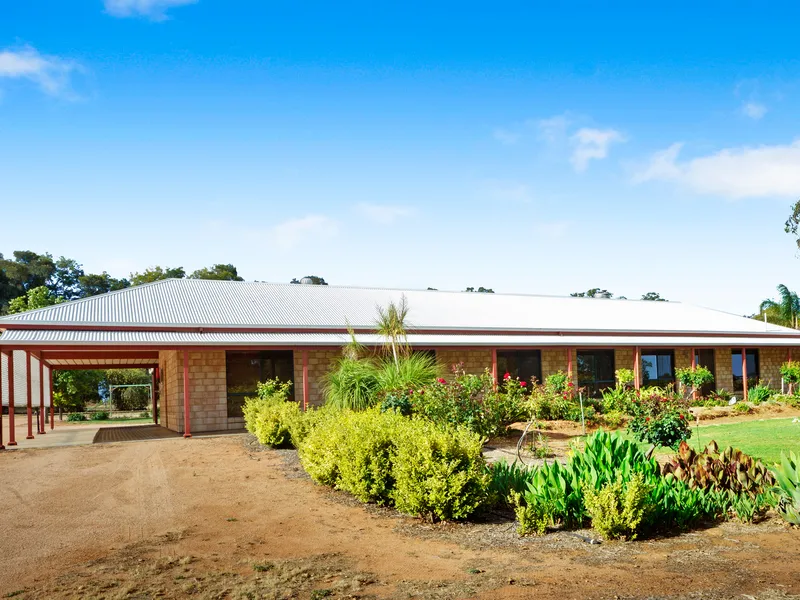 Large Family Entertainer