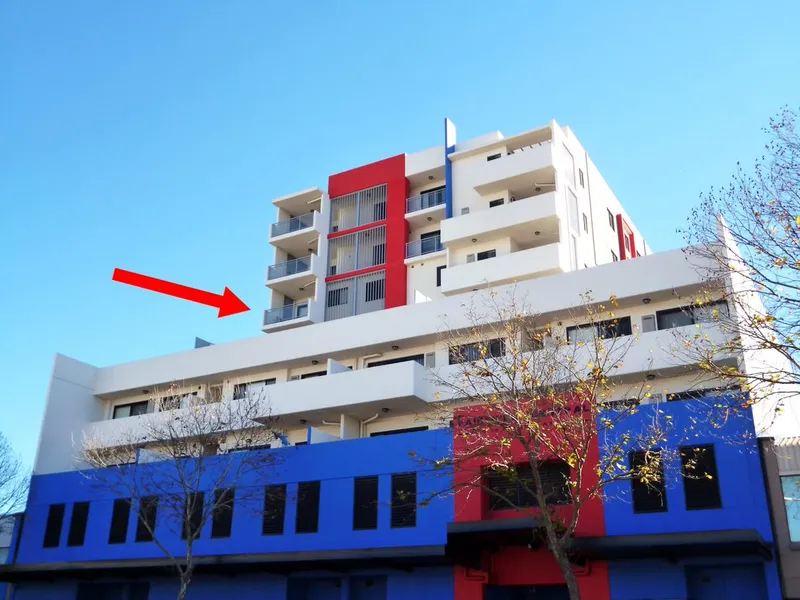 HIGH RISE LIVING AT ITS BEST