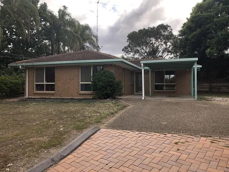 Located in quiet area of Kingston, this low set home is perfect for a growing family!