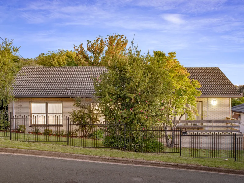 East Albury Living With Elevated Views
